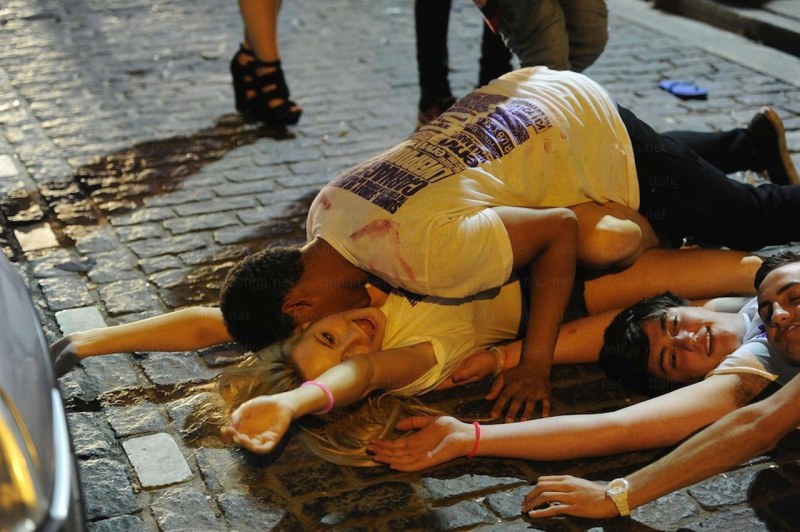 The guy and leveushka are drunk