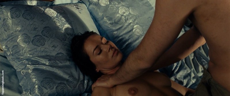 Sarah Wilson Lesbi Scenes