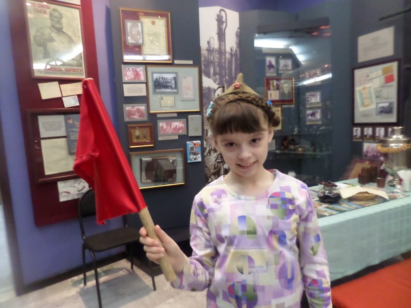 Who was starred in the clip of a cat