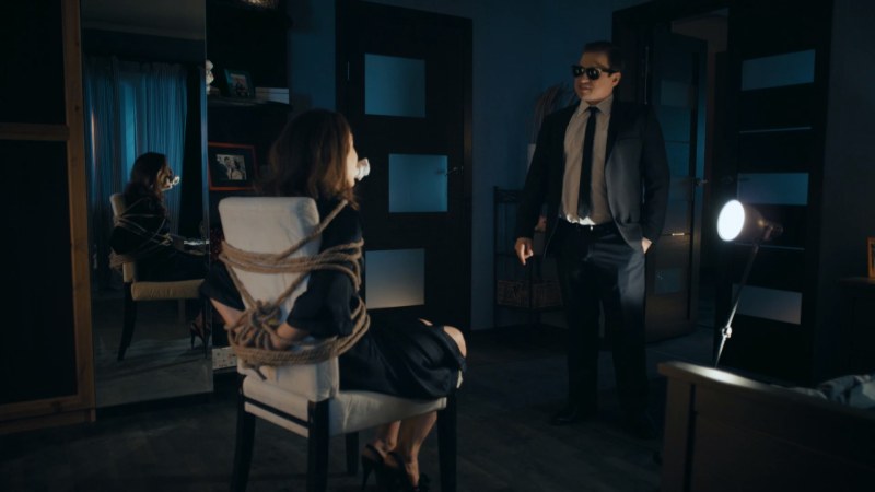 Pantyhose under the skirt coarsely