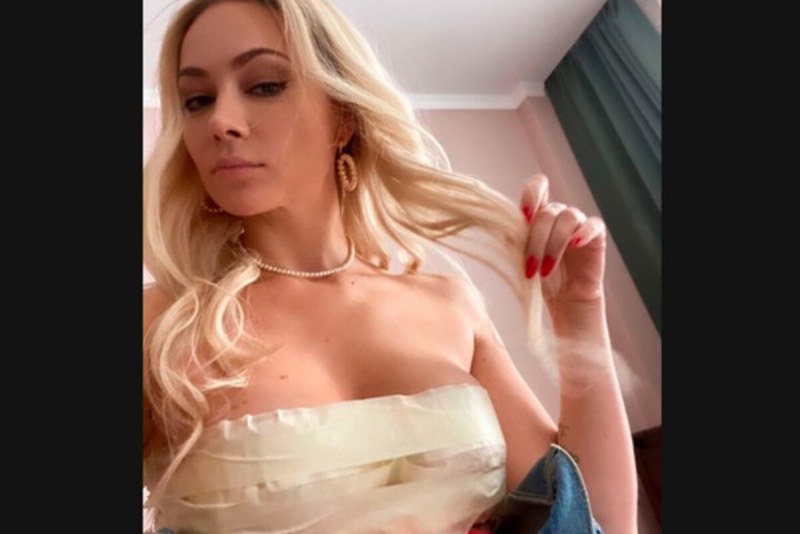 Slender brunette together