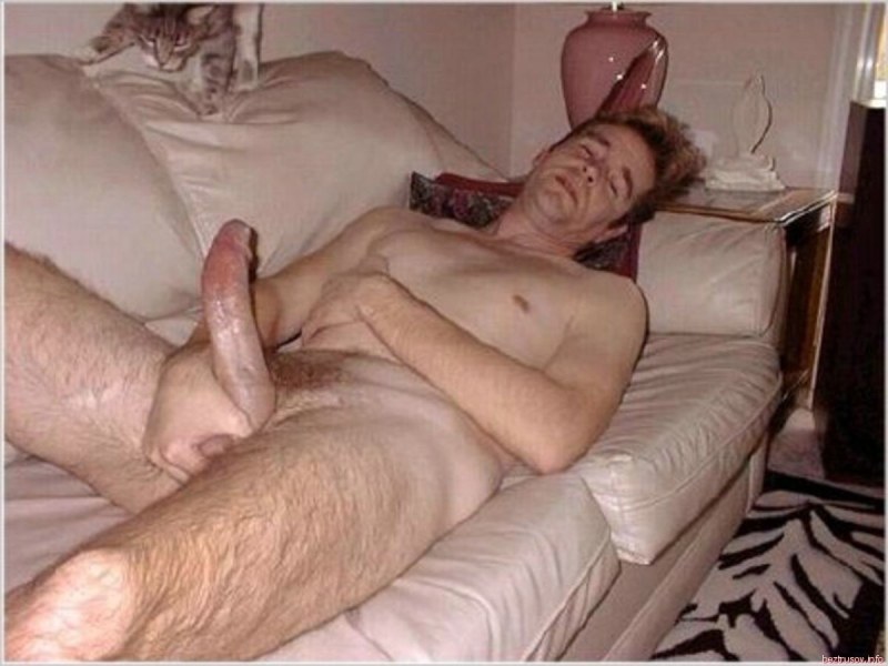 Hairy men without panties