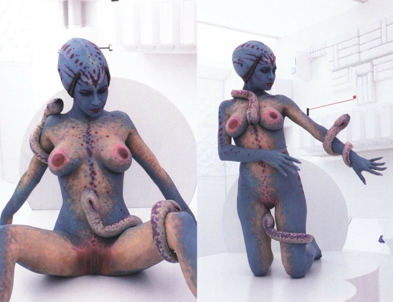 Naked women in Body Arte