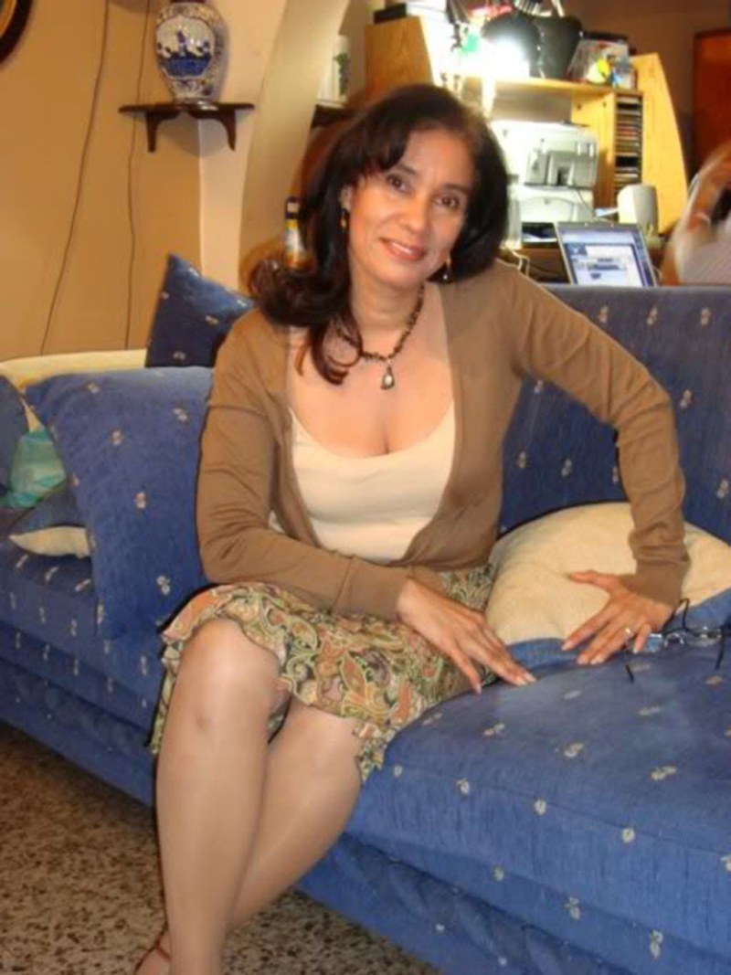 Mature brunette with a shaggy