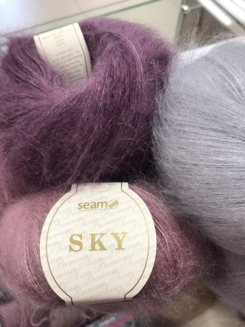 Sweater Moher is three -color