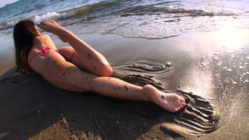 Girls without panties in the fitting room