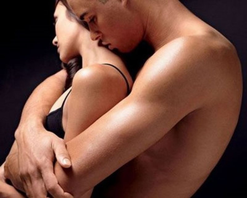 A hug of affection kisses