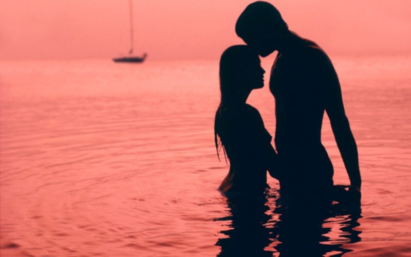 Love relationship in bed