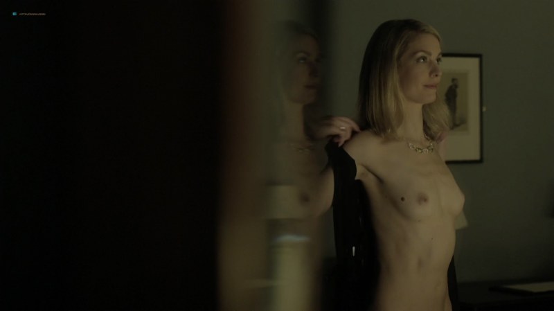 Sofia Lee saw a huge cock