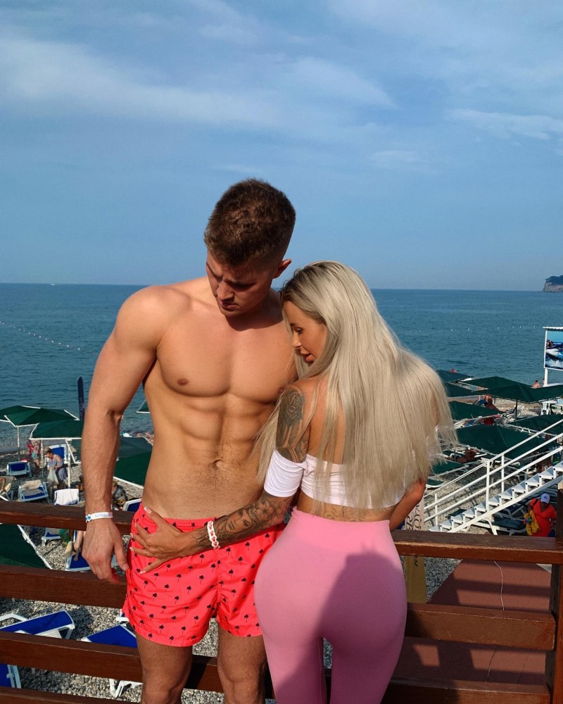 Brunettes Naked in stockings of vagina