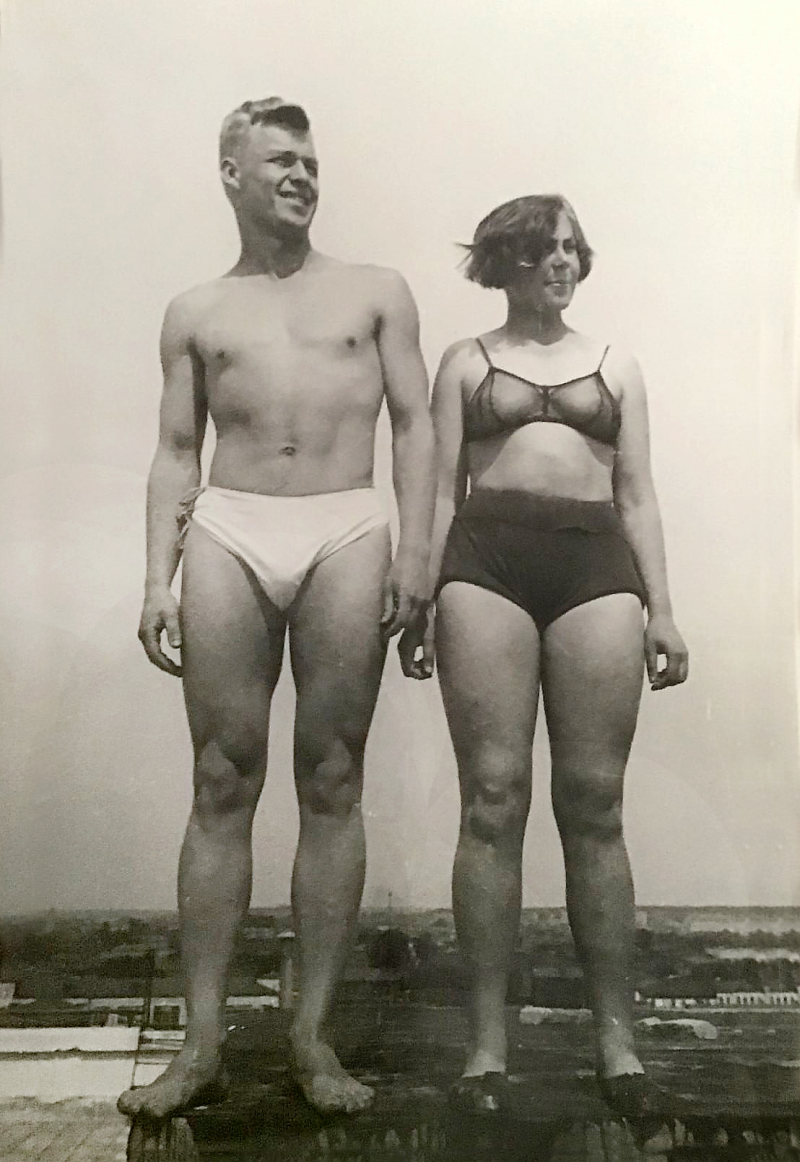 Soviet athlete and Komsomolskaya Pravda. Alexander Rodchenko, May 19, 1932