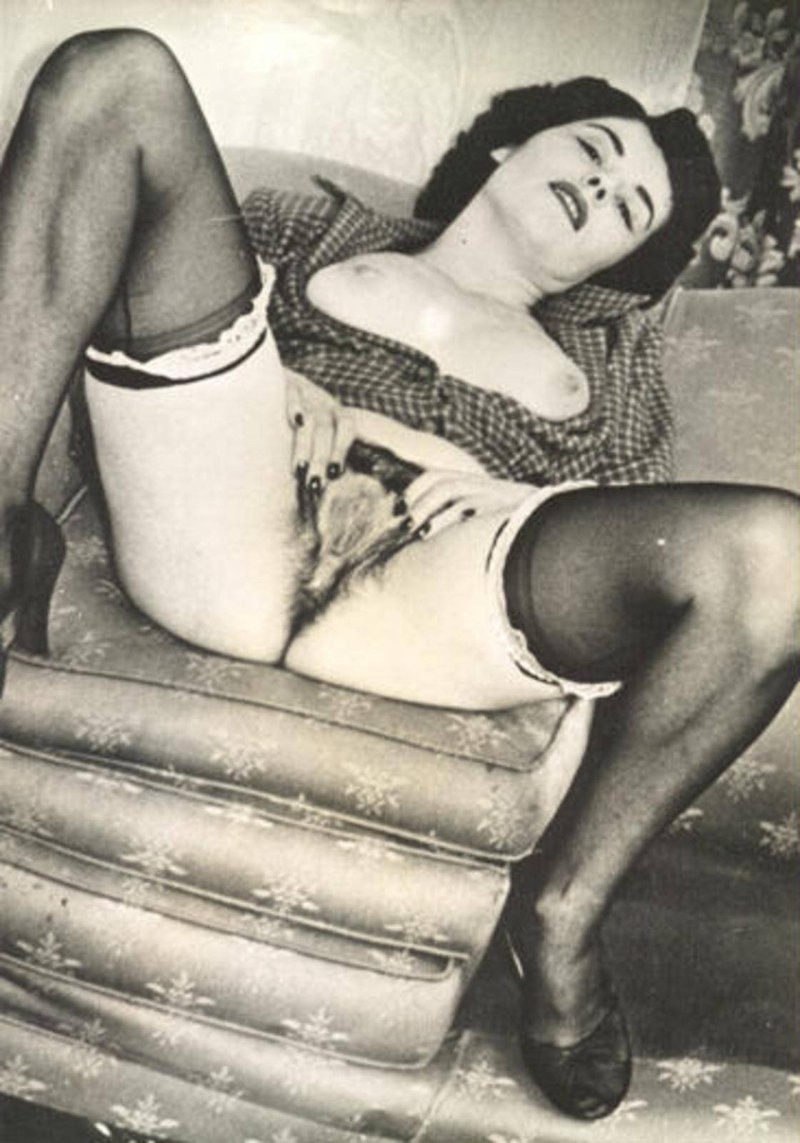 Hairy retro caps 1900