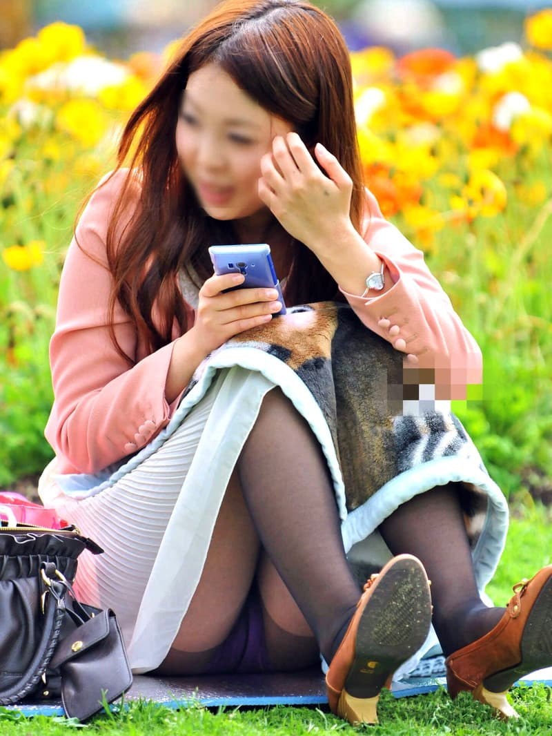 Young girls in pantyhose upskirt