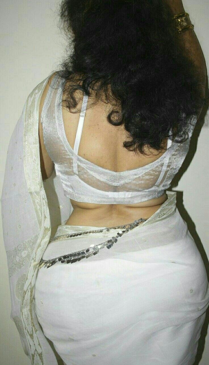 Aunties is dressed in Indian