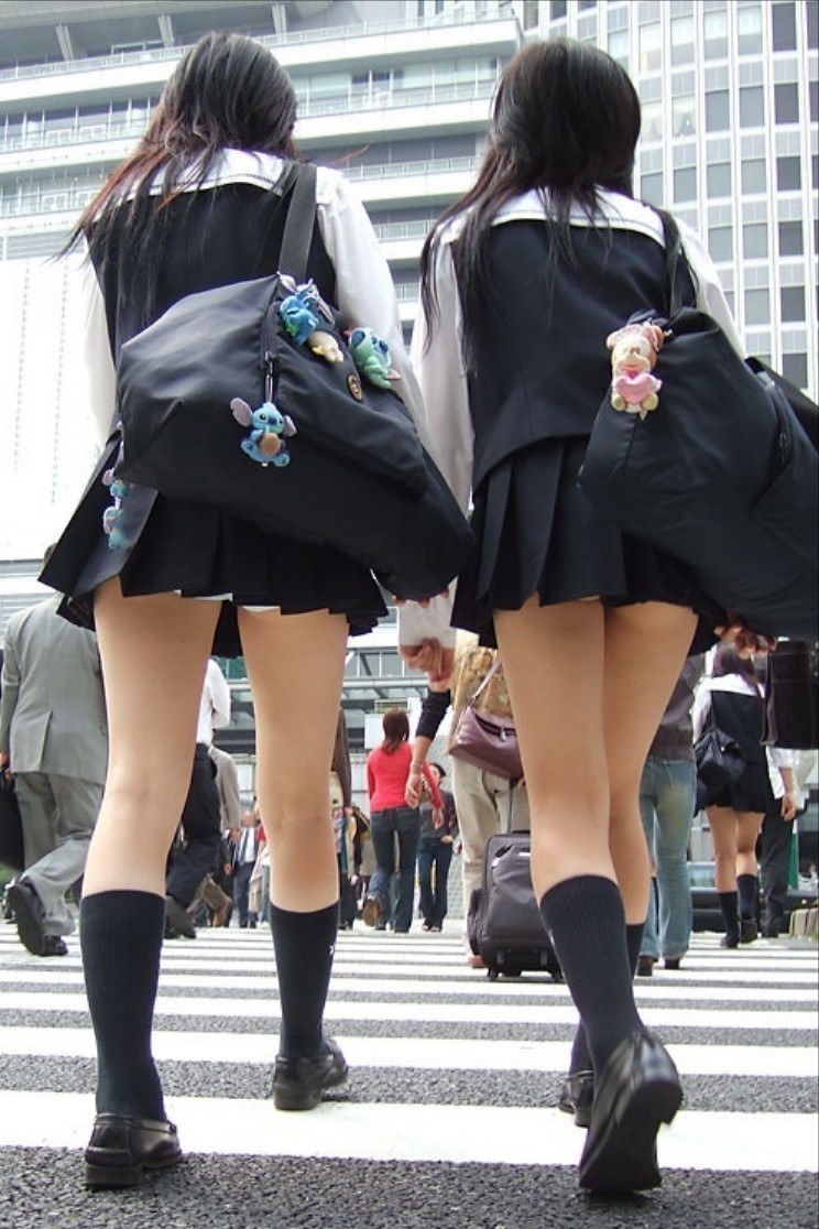 Japanese schoolgirls in skirts