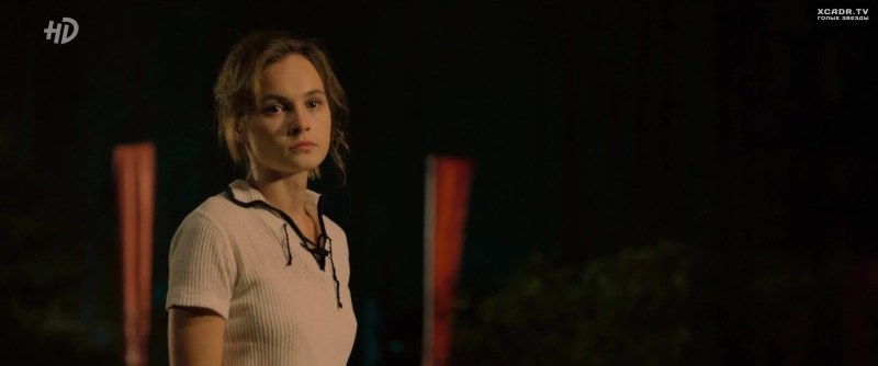 Angelina Strechin in the series knee