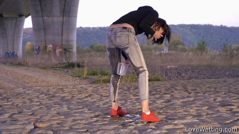 Girls in leggings racer