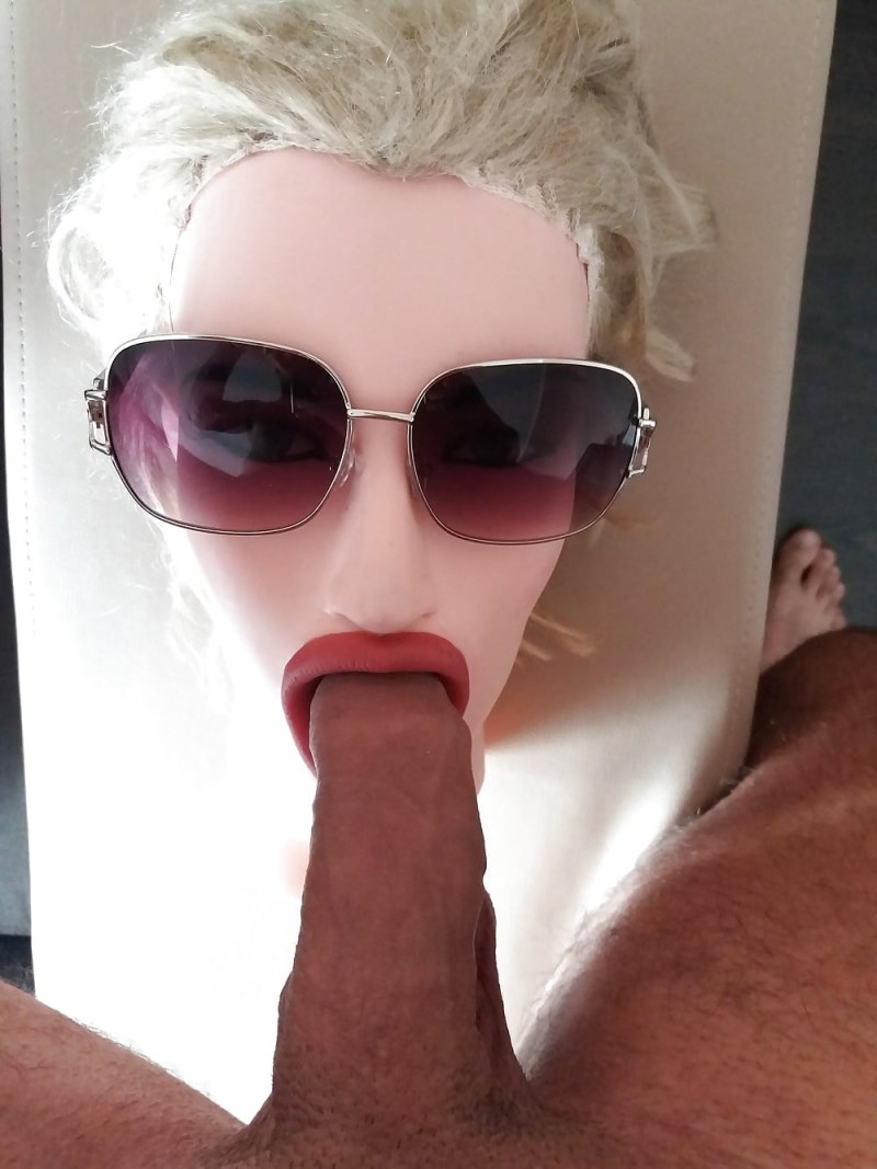 Blowjobs with glasses with lipstick