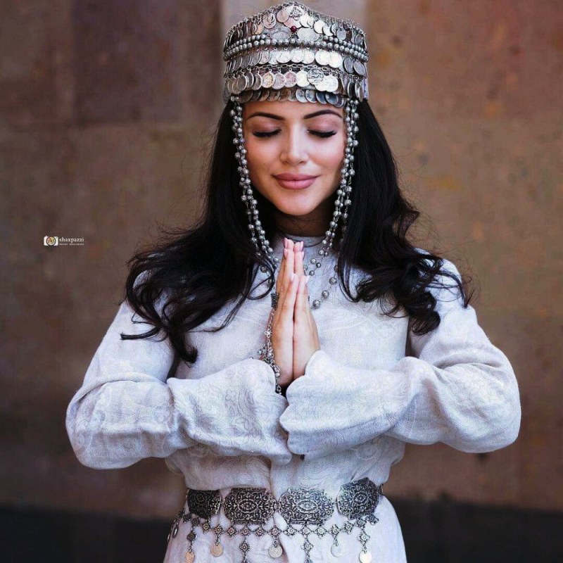 Naked Armenian women