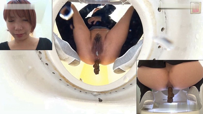 Japanese girls in the toilet