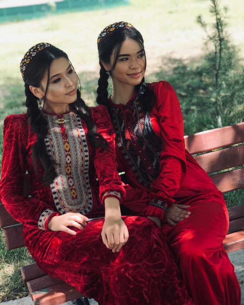 Gulyacer Gulmuradova Turkmenistan singer