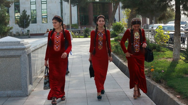 Turkmen national clothing for women