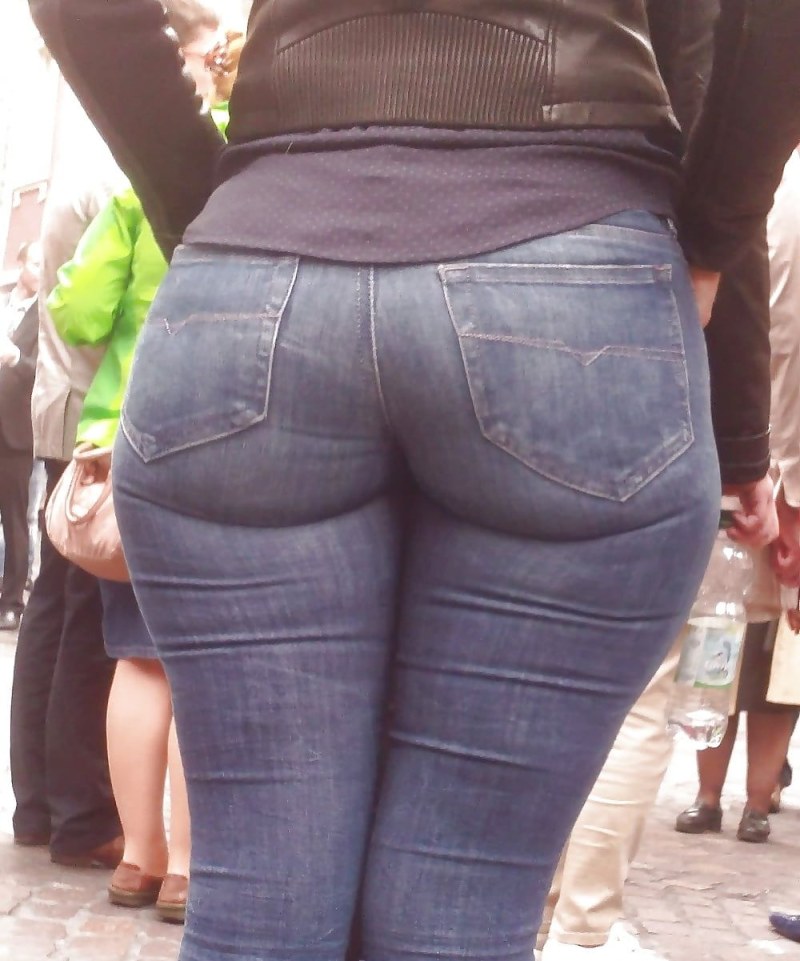 Girls in jeans Rayek