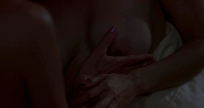 Laura Linny Erotic scenes