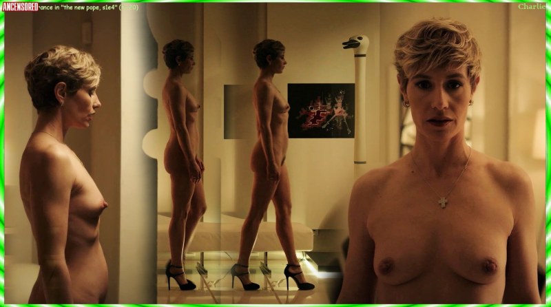 Isabelle Vitari is naked