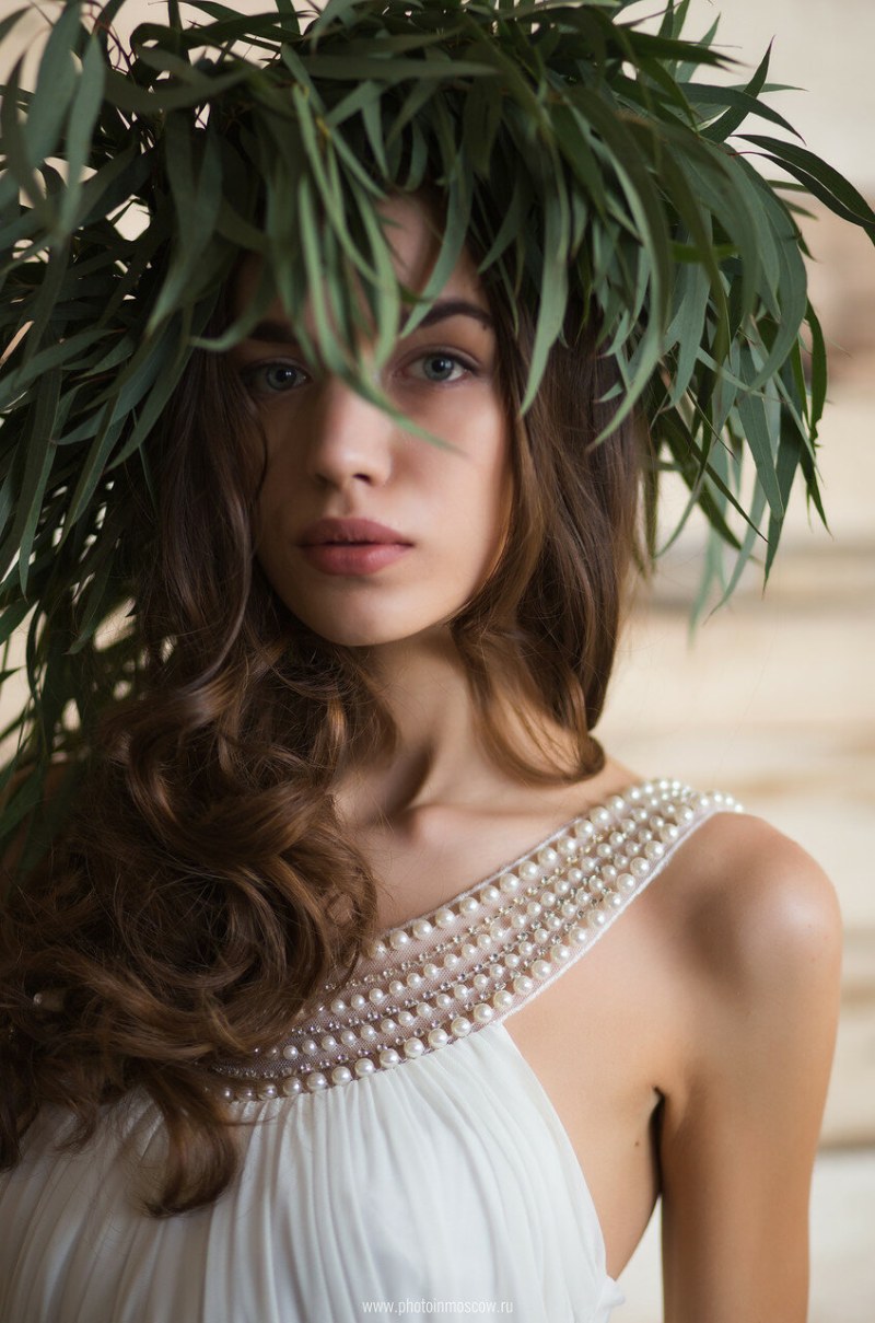 Wallpaper younger sister and older