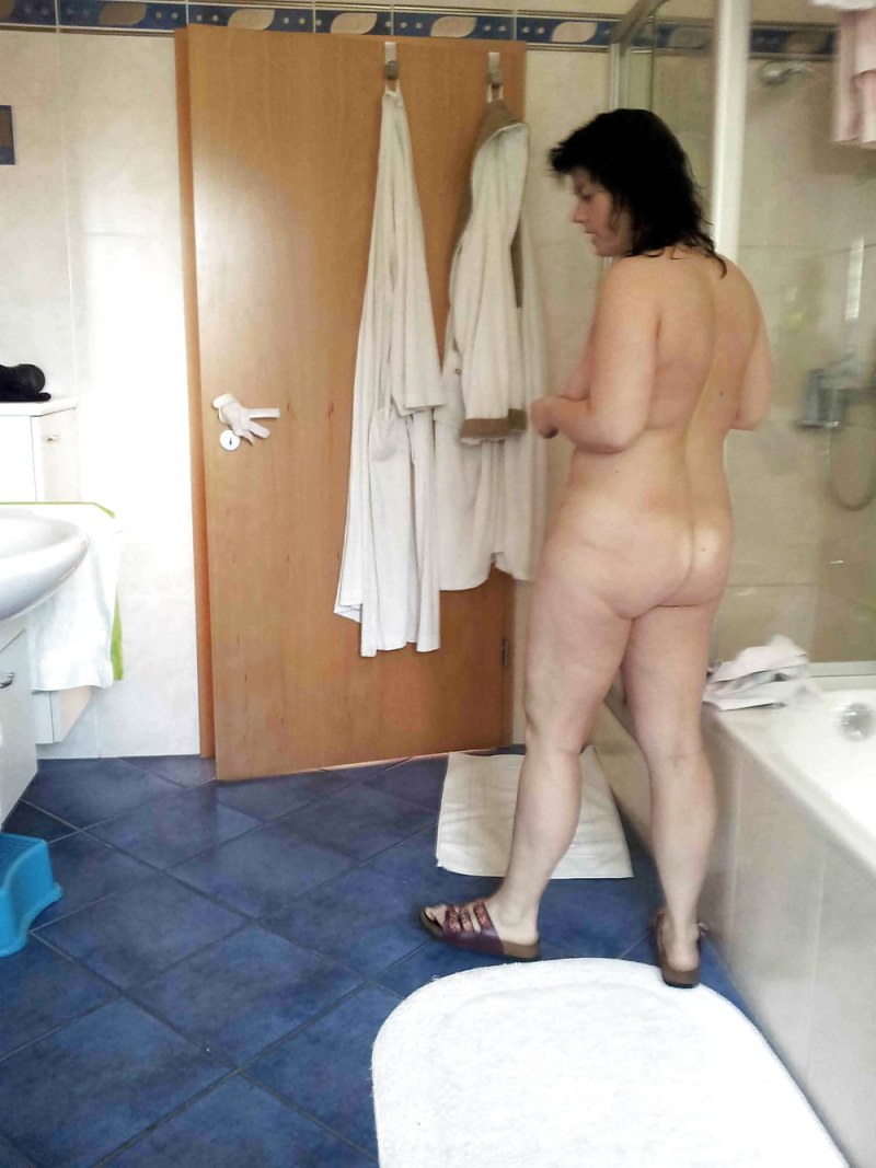 Anal fuck in the toilet