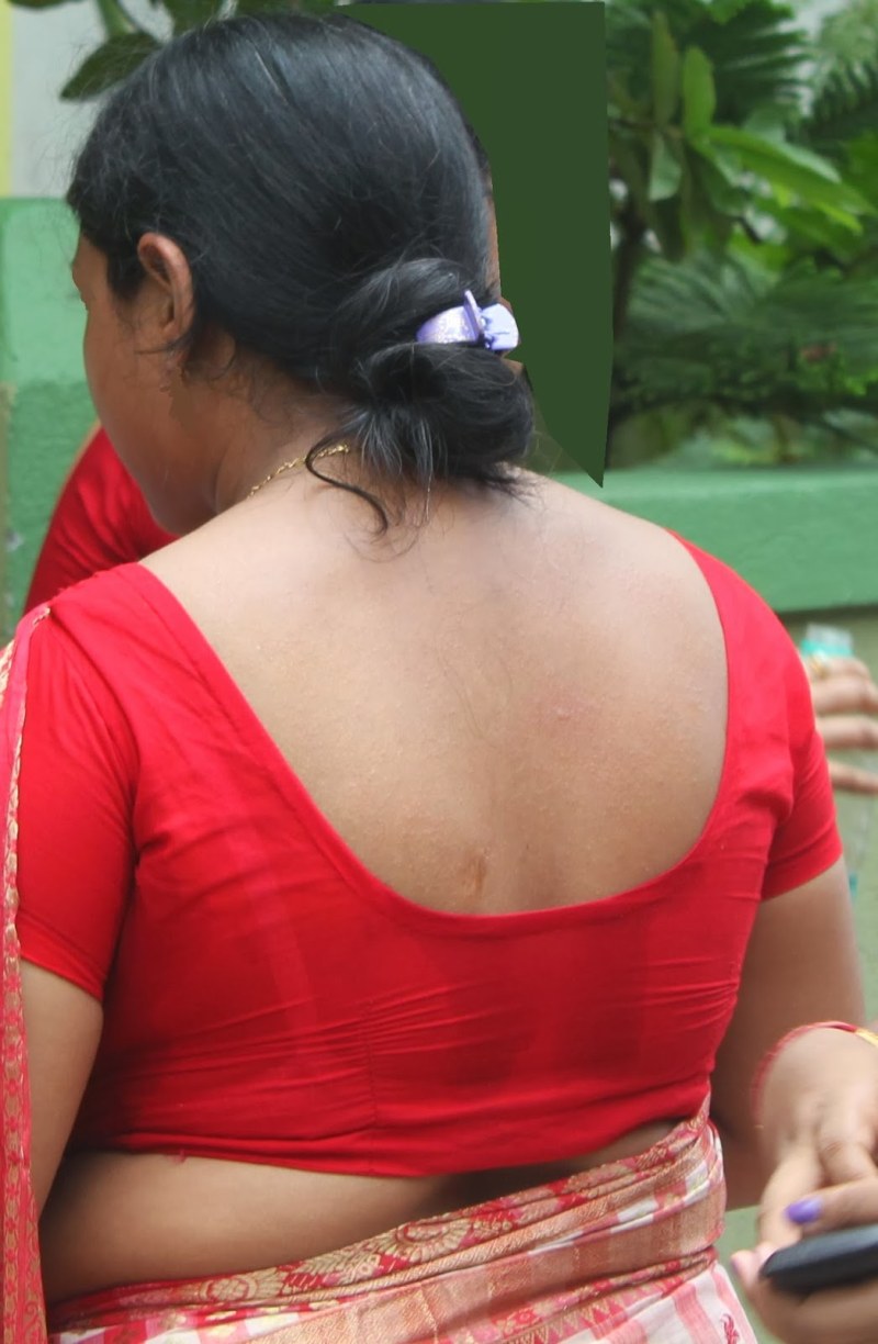 Aunties sleeps a bra