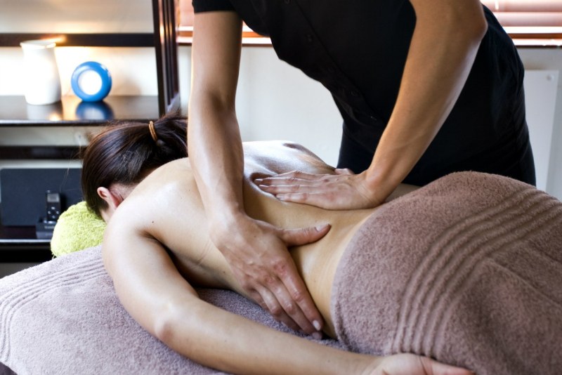 Eoni massage is female