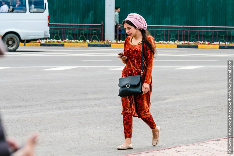 Girls with Tajik flag