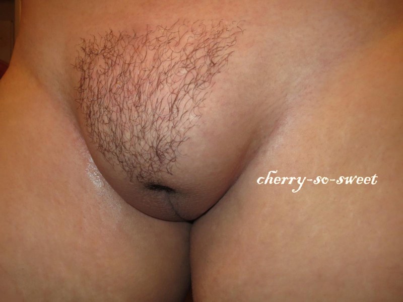 Gloval of female pubis