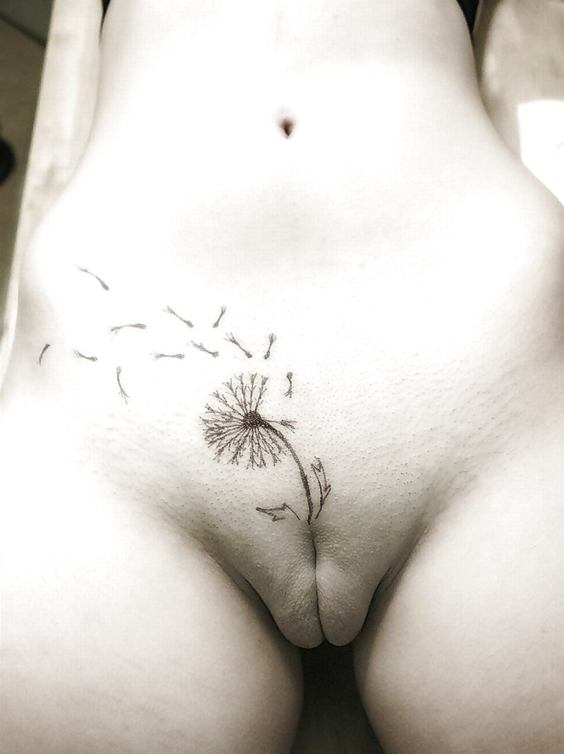 Little tattoo for girls on the pubis