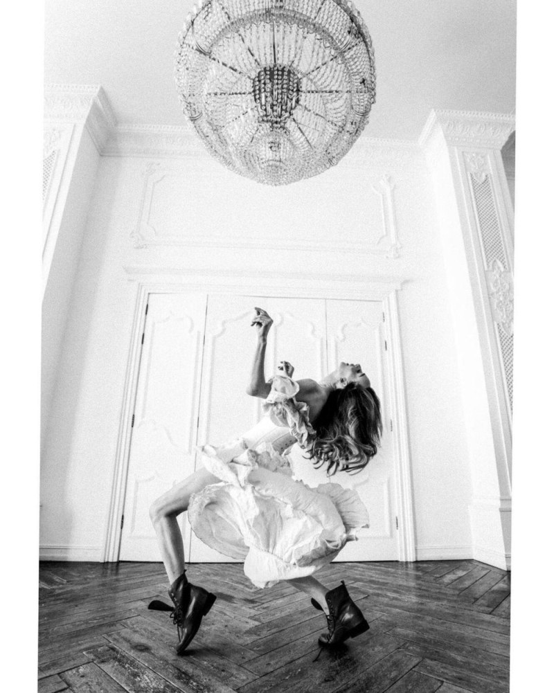 Adele Excarpuppler in stockings