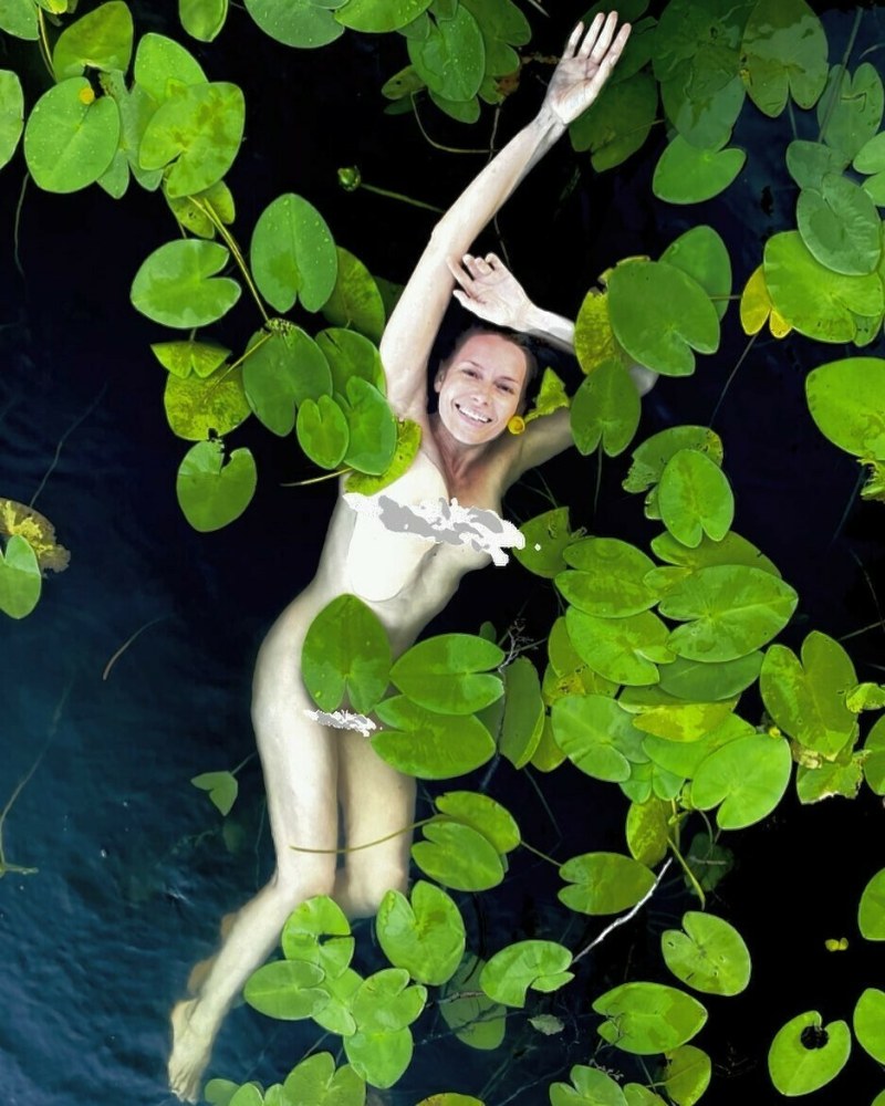 Love Tolkalina in the pond