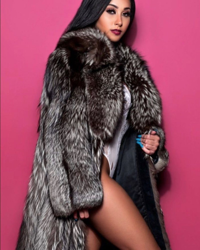 Penny Tyler in Fur