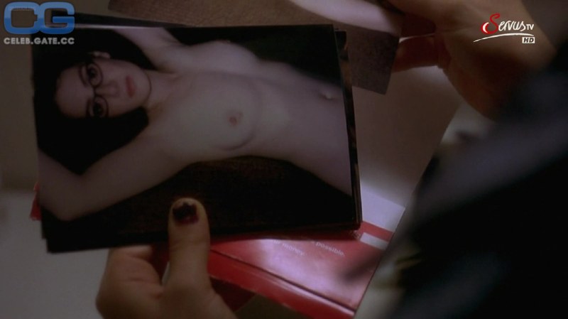 Selma Blair Dirty shame breasts