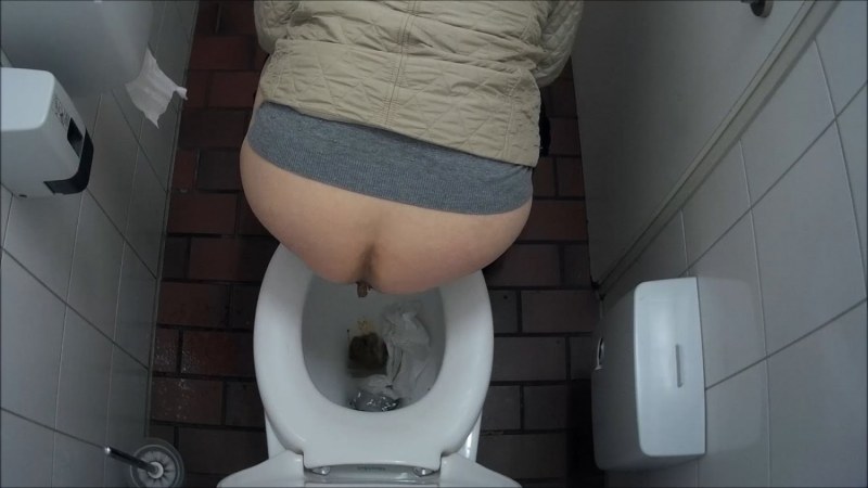 Anal fuck in the toilet