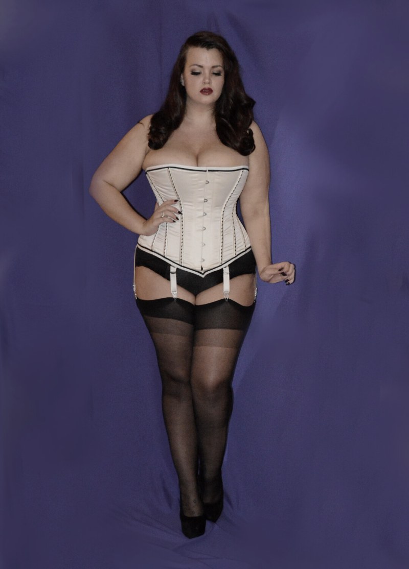 Plus Size Georgina Horn