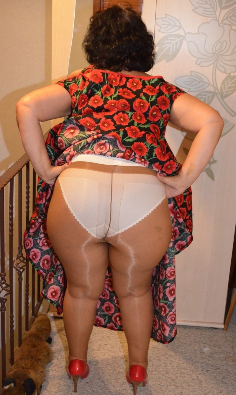 Sexy Old Granny Panti Ass