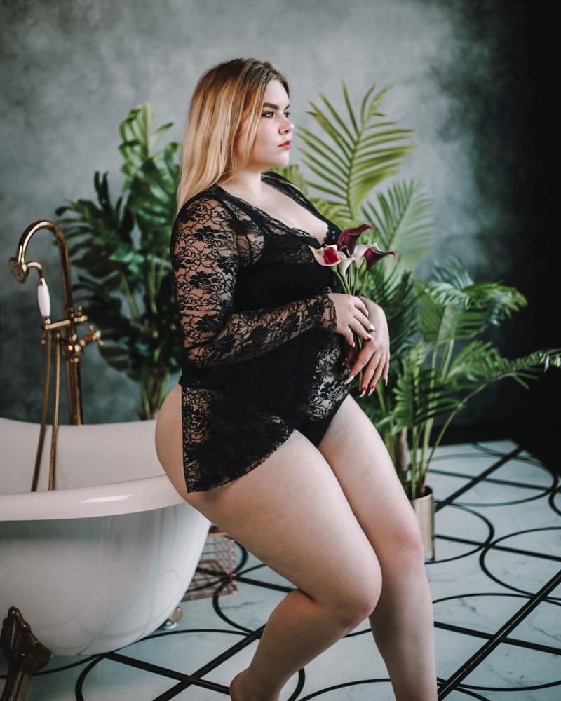 KOFTACURVY ANASTASIA Romanova