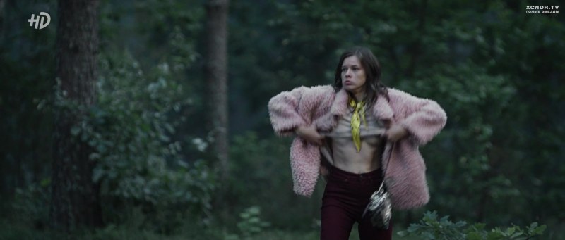 Naked spitz in the series of tops