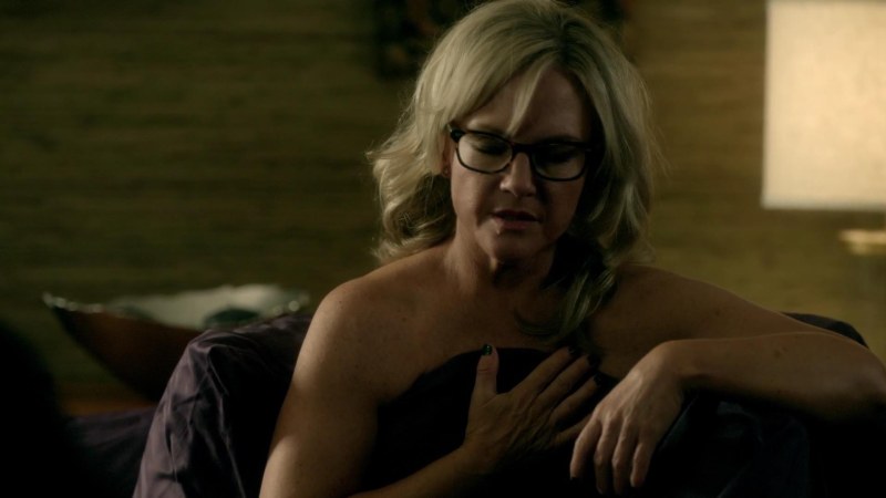 Frozen 2 Elsa in a white dress