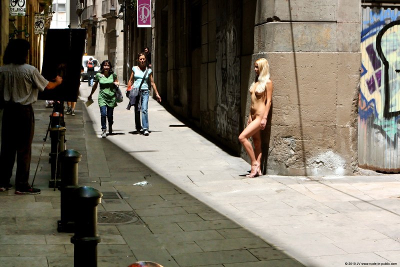 The model undressed in public