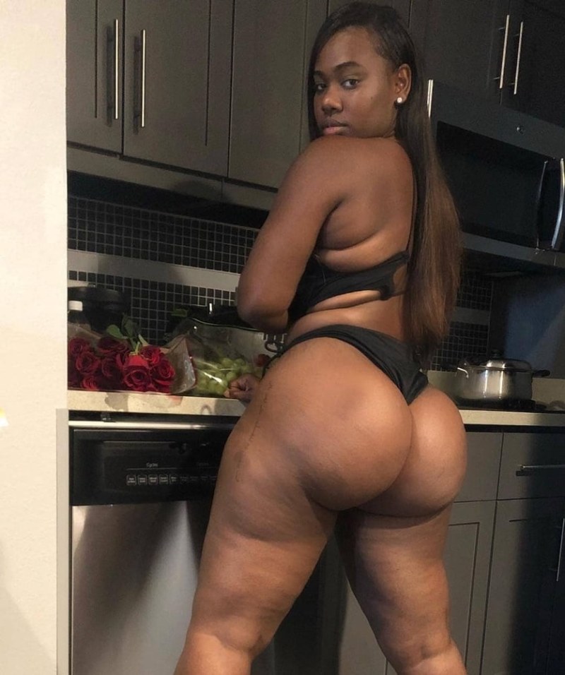 Naked African with wide hips