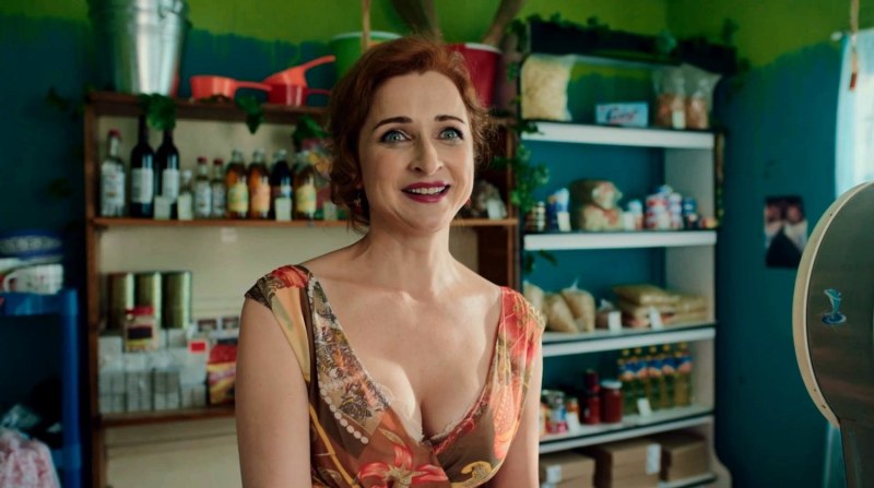 Beetles series Dina actress