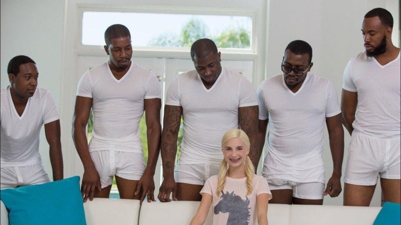 Czech pornstar in the sauna